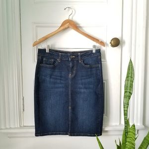 GAP Dark Wash Denim Pencil Skirt - Size 6